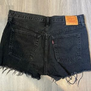 Levi’s S29 501 black shorts
